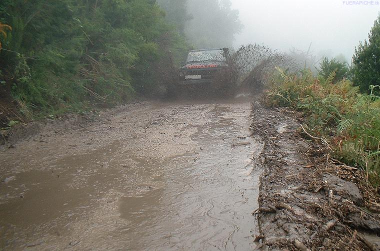 Nissan Patrol en el barro 4x4